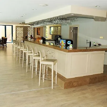 Resort Queen's Park Le Jardin 5*